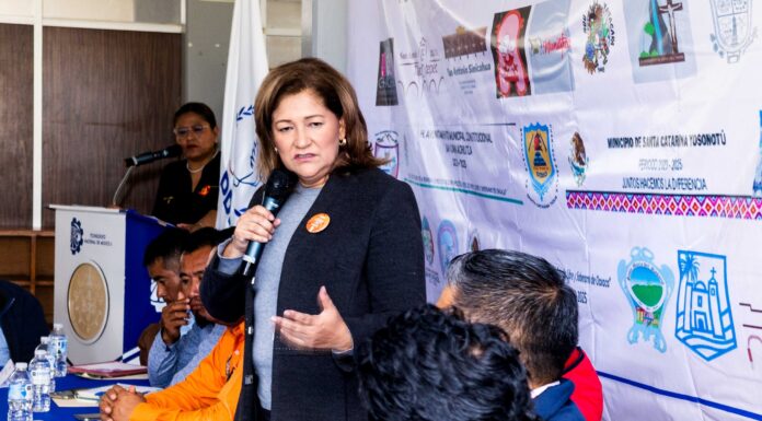 Firma Ombudsperson, Mtra. Elizabeth Lara Rodríguez, Convenio de Colaboración entre la #DDHPO y autoridades municipales de la región Mixteca Alta