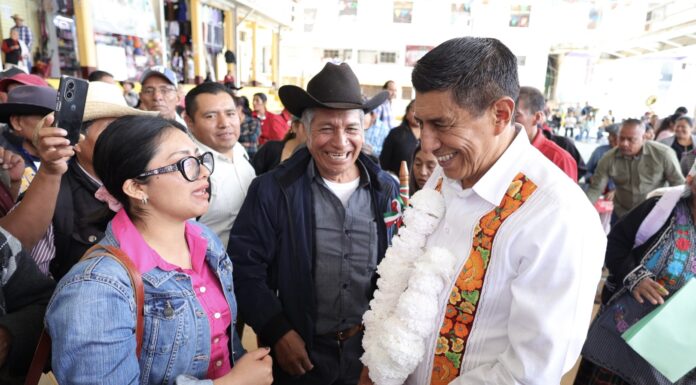 Compromisos cumplidos, expone Salomón Jara respaldos para San Pedro y San Pablo Ayutla