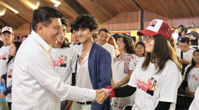 Con entrega de tarjetas Joven y de Mi Primera Chamba, Gobierno de Oaxaca reconoce a las juventudes como protagonistas de la transformación