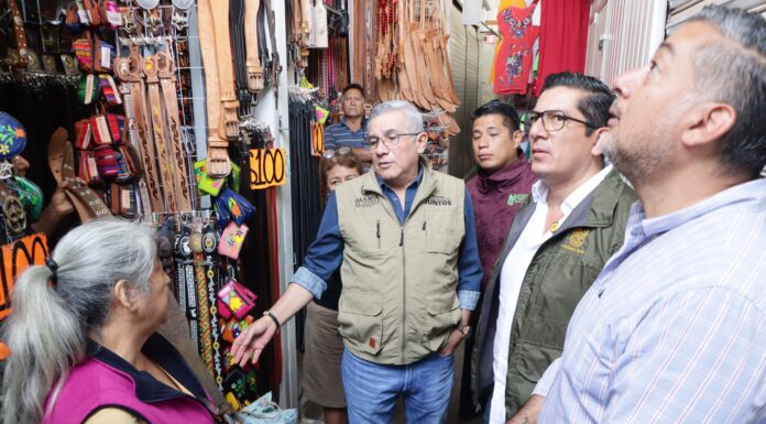 Recorre Noé Jara el corazón comercial de Oaxaca: Supervisa condiciones en el Mercado de Abasto junto a Secretaría de Obras Públicas.
