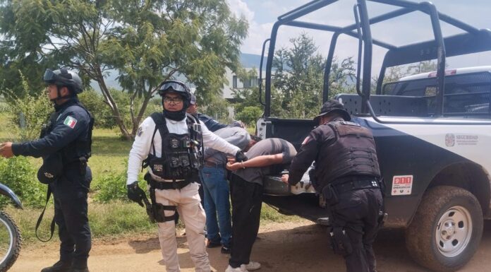 Impide Policía Estatal robo a casa habitación en Tlalixtac de Cabrera; detiene a tres personas
