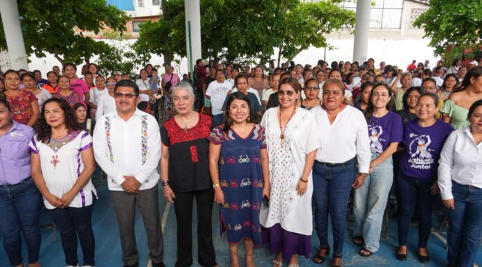 Gobiernos Federal y Estatal refuerzan diálogo con mujeres de la Costa desde un enfoque de género