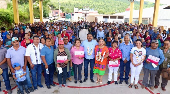 Más de 3 mil familias de la Mixteca reciben Tarjetas de Farmacias Bienestar