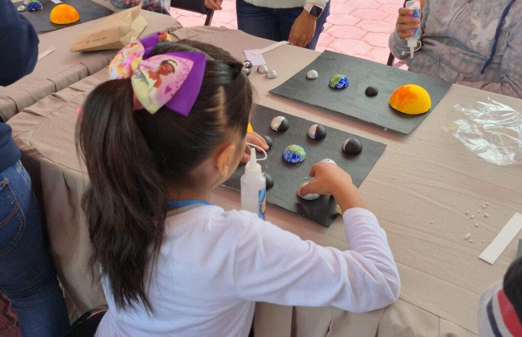 Niñas y niños viven una experiencia única en la Semana Planetaria (3)