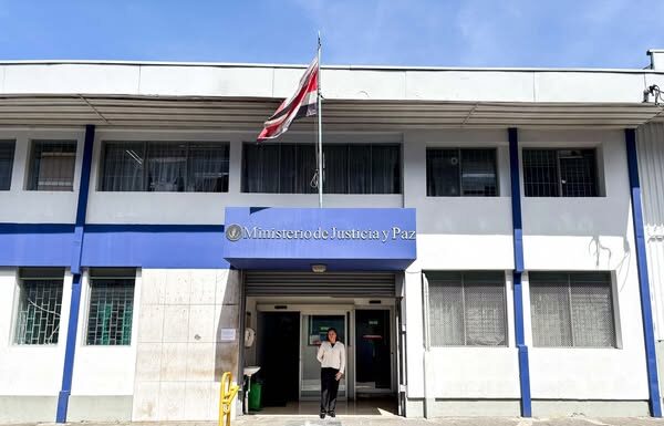 La Ombudsperson Elizabeth Lara Rodríguez visitó el Ministerio de Justicia y Paz en San José, Costa Rica, y un centro penitenciario que opera con un modelo de atención diferenciada que se replicará en Oaxaca