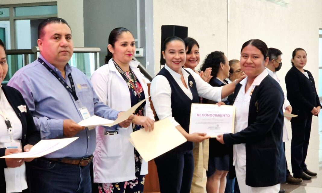 Presenta SSO a pasantes de servicio social ante-4