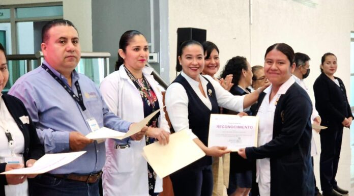 Presenta SSO a pasantes de servicio social ante autoridades municipales en Valles Centrales