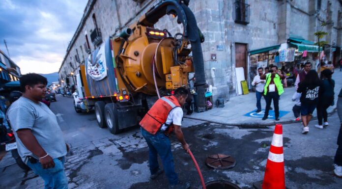 Municipio refuerza limpieza y mantenimiento de alcantarillado en Oaxaca de Juárez