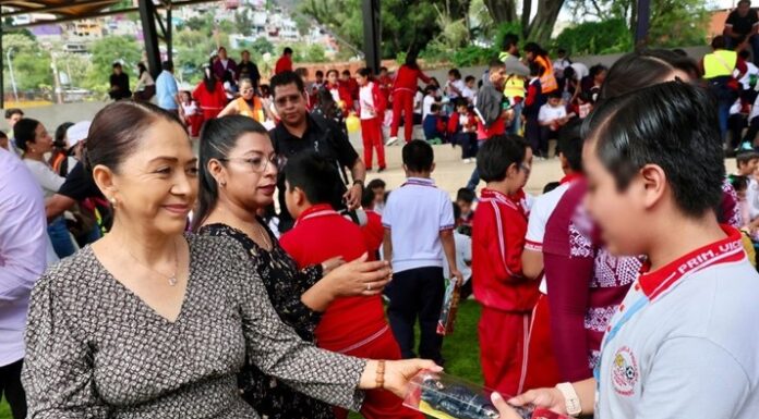 Fortalece DIF Oaxaca gusto por los libros con mega lectura de Minutos para Imaginar