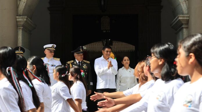 Preside Salomón Jara Desfile Cívico – Militar conmemorativo al 215 Aniversario de la Independencia de México