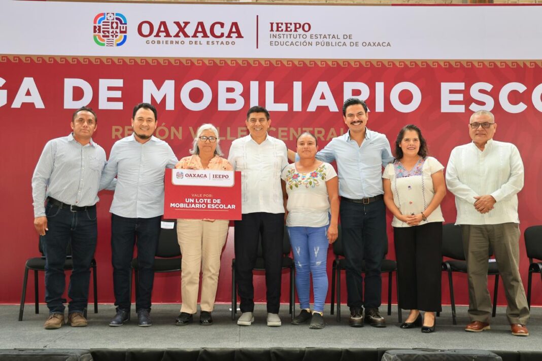 GOBERNADOR- ENTREGA DE MOBILIARIO-6