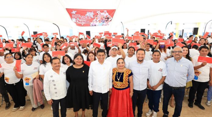Con la entrega de 835 tarjetas Mi Primera Chamba, Salomón Jara abre oportunidades laborales a juventud oaxaqueña