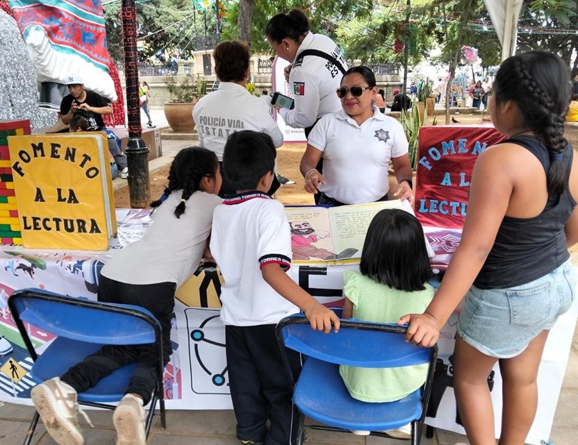 Policía Vial Estatal refuerza vialidad y promueve lectura en la FIELO 2025 (3)