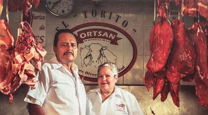 El sabor que une generaciones: 50 años de tradición oaxaqueña con Carnicería El Torito