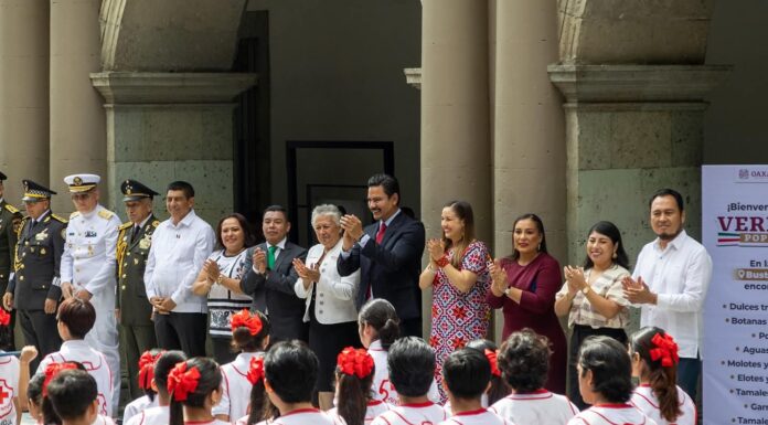 Desfile cívico-militar reafirma la unidad y seguridad en Oaxaca de Juárez