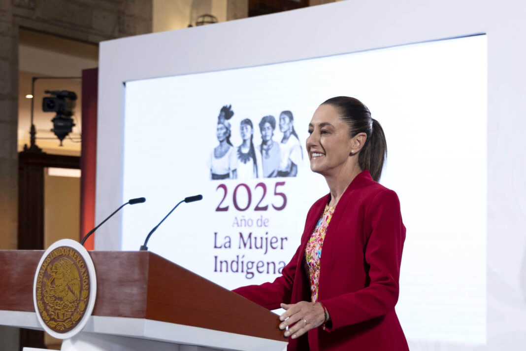 2025-10-27_Conferencia_de_prensa_matutina_-_Palacio_Nacional_02_JCB