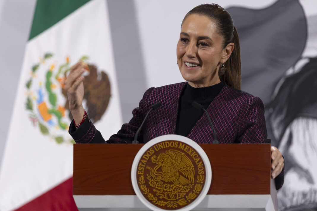 2025-10-31_Conferencia_de_prensa_matutina_-_Palacio_Nacional__03_JCB