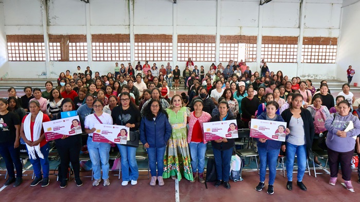 Apoya Sebienti a 182 jefas de familia de Ixtlán de Juárez con Tarjeta Margarita Maza-3