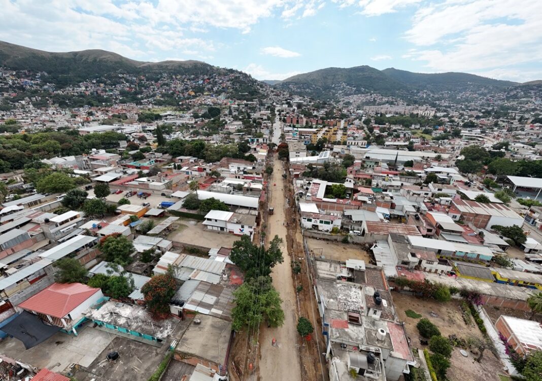 Avanza SIC en la modernización de la calzada Valerio Trujano en San Martín Mexicapan (3)