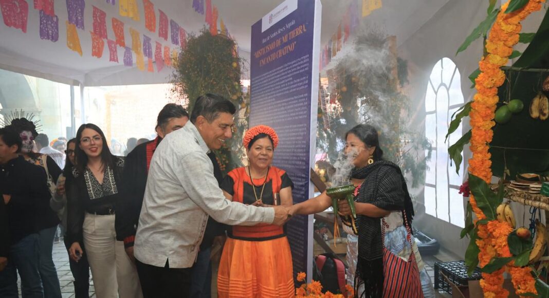 Con exhibición de 31 altares de pueblos originarios, Oaxaca comparte la fiesta pluricultural de Día de Muertos