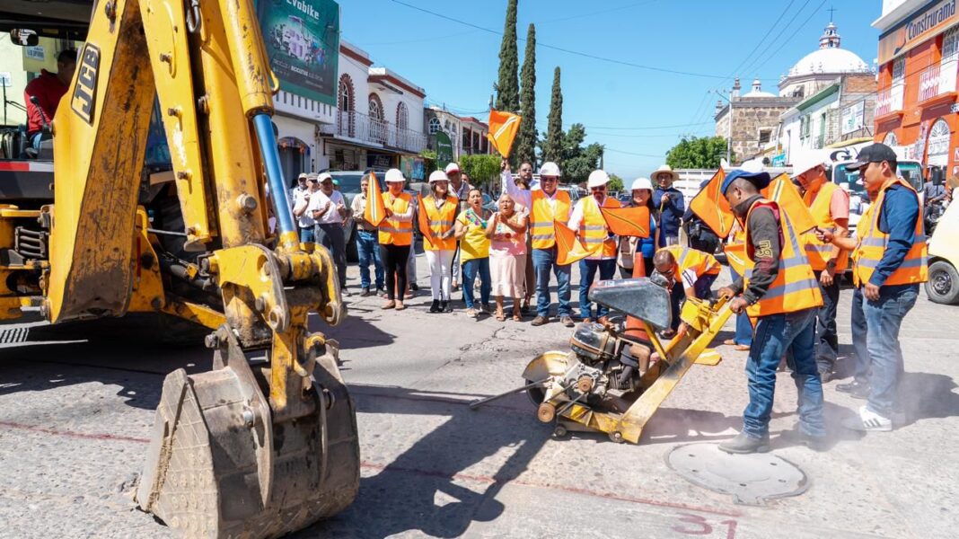 Inicia Gobierno del Estado rehabilitación de la red de drenaje sanitario en Ocotlán de Morelos (2)