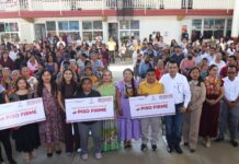Entrega Gobierno de Oaxaca materiales para construir 200 pisos firmes en Santa Cruz Xoxocotlán