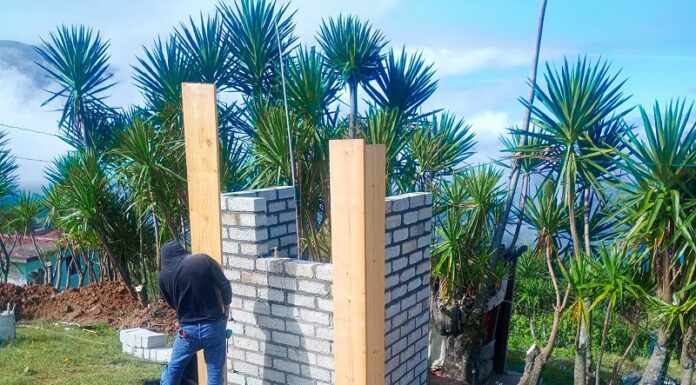 Avanza Ceabien en construcción de 23 sanitarios en la Sierra de Flores Magón