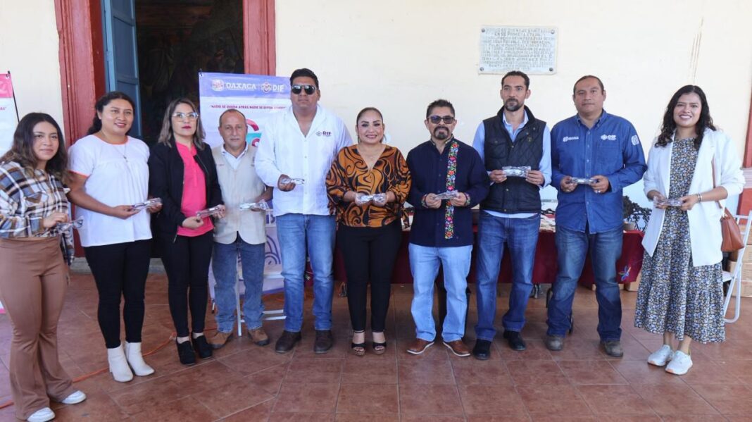 Con Caravana Ve’e Tata, Sebienti acerca atención médica gratuita a Ocotlán de Morelos (2)