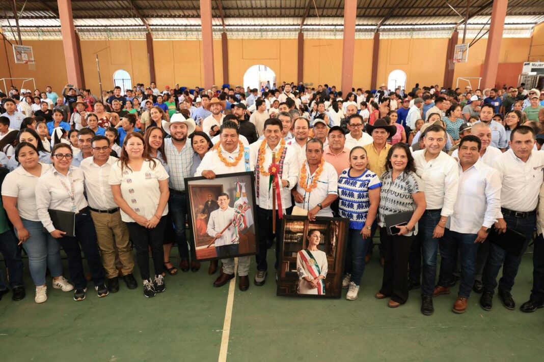 Con la Primavera Oaxaqueña que encabeza Salomón Jara, los caminos de Asunción Atoyaquillo se transformarán en vías pavimentadas 1