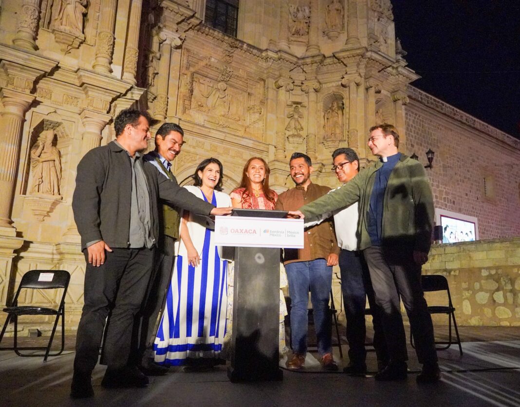 Gobierno de Oaxaca e Iberdrola México encienden nueva iluminación de la Basílica de la Soledad-4