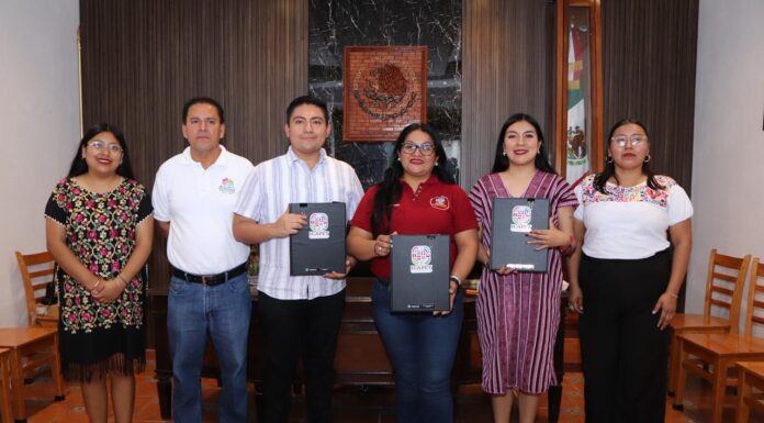 Firman convenio Icapet y Santa María Huatulco para la capacitación laboral