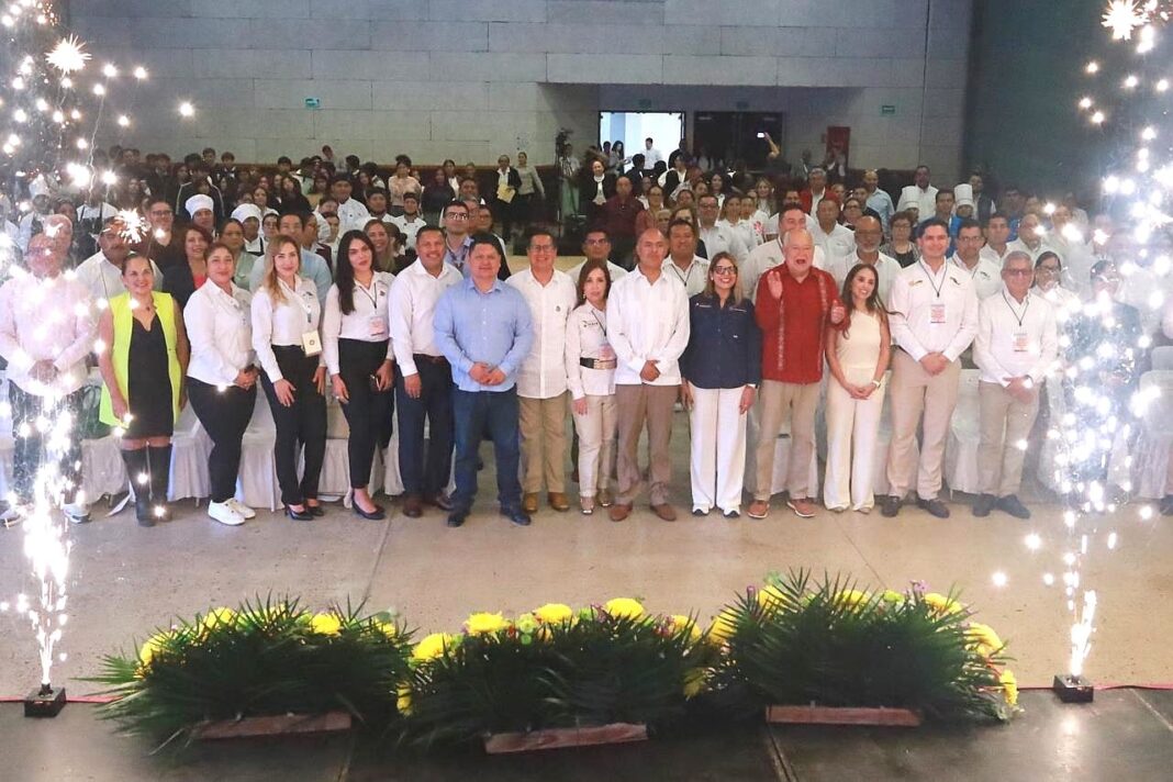 Obtienen estudiantes de Oaxaca primero y tercer lugar en Concurso Nacional CECyTE Chef 2025-2