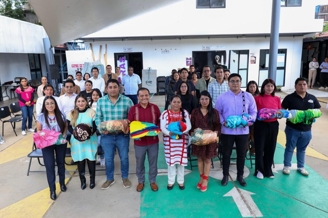 Recibe DIF Oaxaca donativos de cobijas y juguetes para grupos prioritarios del estado (4)