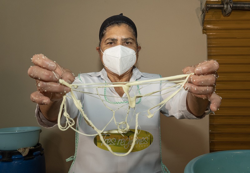 Se consolida protección del quesillo de Reyes Etla con acreditación del ITVE como instancia certificadora Sedeco (1)