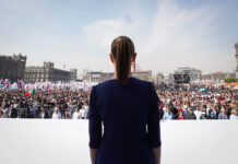 Ante 600 mil personas en el Zócalo, Presidenta sostiene: México avanza con dignidad, justicia, unidad y con la fuerza invencible del pueblo
