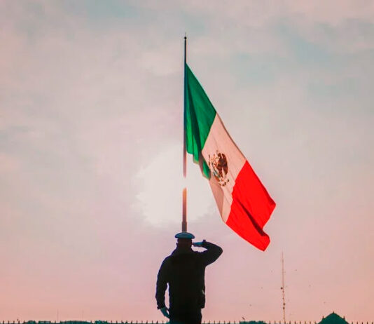 México resiste, persiste e insiste