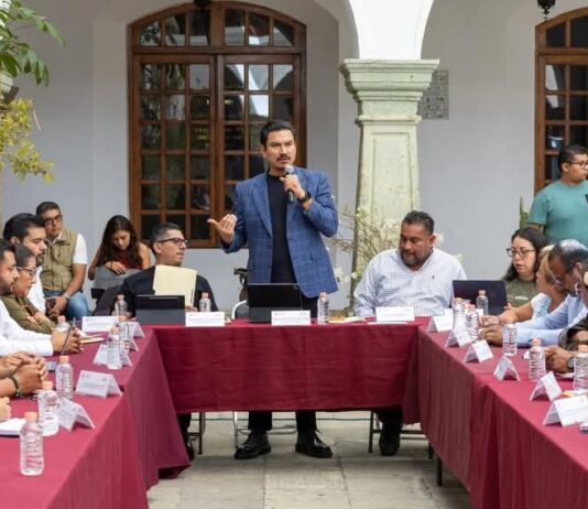 El Presidente Municipal de Oaxaca de Juárez se reúne con las y los agentes municipales