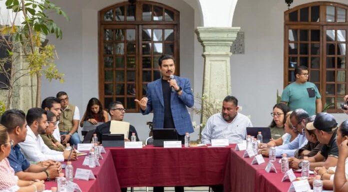 El Presidente Municipal de Oaxaca de Juárez se reúne con las y los agentes municipales