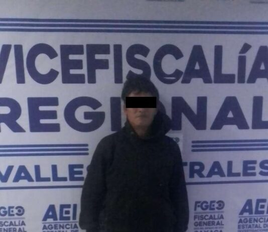 Fiscalía de Oaxaca lleva ante Juez a dos hombres por robo con violencia cometido en la Central de Abasto; utilizaron “llave china” para someter a la víctima