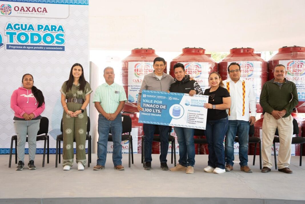10326 FOTO 1 Garantiza Salomón Jara acceso al agua en agencias de Oaxaca de Juárez