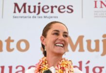 En Oaxaca, la Presidenta reconoce a mujeres traductoras y presenta la Cartilla de Derechos de las Mujeres traducida a 67 lenguas indígenas