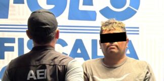 Fiscalía de Oaxaca y Gabinete de Seguridad capturan a dos por narcomenudeo afuera de una escuela; M.R.R.C., alias “Yiyo”, es considerado objetivo prioritario en la Costa