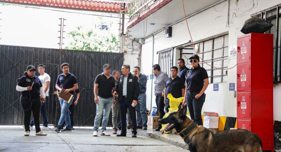 Operativo simultáneo en paqueterías de Oaxaca permite detectar envío de drogas, armas y cartuchos; FGEO investiga a remitentes