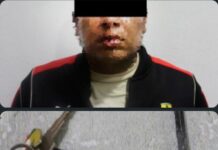 Intentaba abrir un vehículo que no era suyo, la Policía Municipal lo detuvo en la calle de Reforma