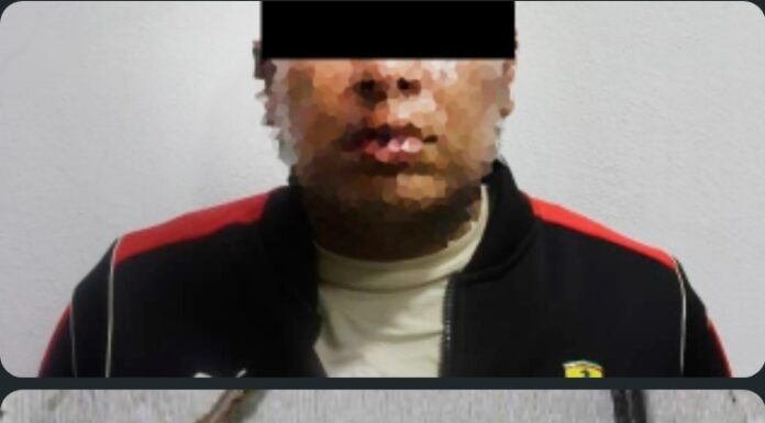 Intentaba abrir un vehículo que no era suyo, la Policía Municipal lo detuvo en la calle de Reforma