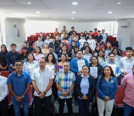 CULMINA DIPLOMADO UABJO SOBRE EMPRENDEDURISMO Y MODELO DE NEGOCIOS