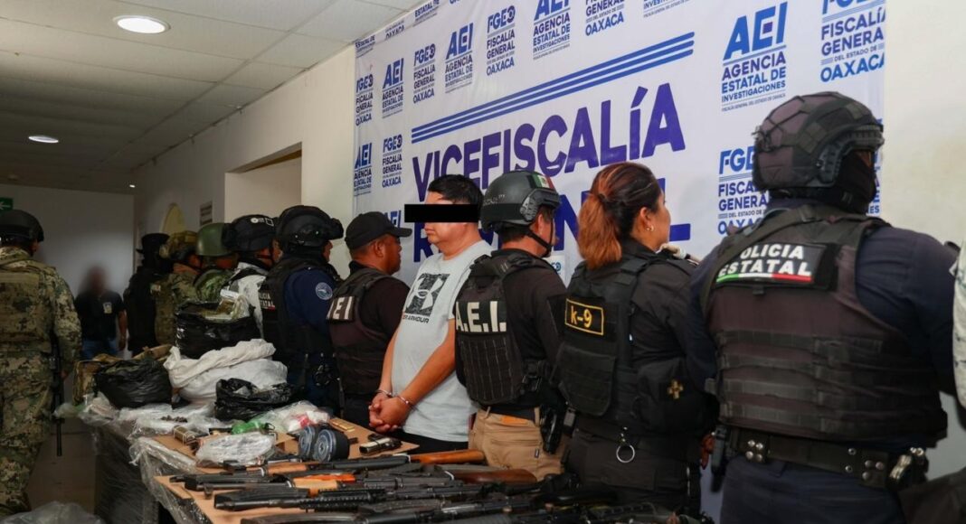 Fiscalía de Oaxaca y Gabinete de Seguridad capturan a objetivo prioritario y nuevo líder de célula criminal de Ocotlán, asegurando drogas, armas de alto poder, granadas y explosivos