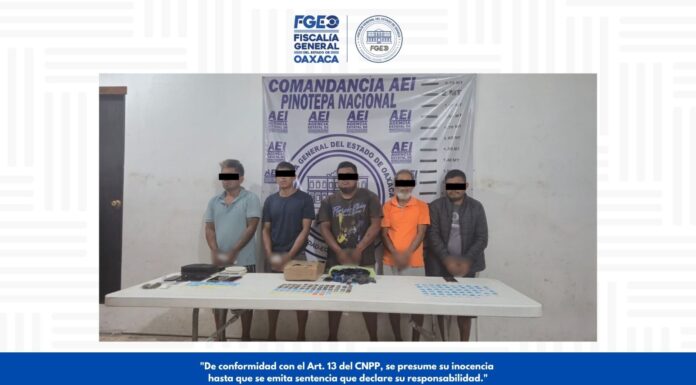 Fiscalía de Oaxaca realiza cateos en puntos de narcomenudeo en la Costa, aseguran droga y detienen a cinco personas