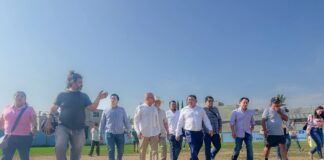 RECTOR DE LA UABJO VISITA EL ESTADIO MANUEL CABRERA CARRASQUEDO PARA IMPULSAR RENOVACIÓN DE INFRAESTRUCTURA DEPORTIVA
