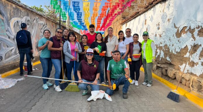 Realizan tequio en el Barrio de Xochimilco
